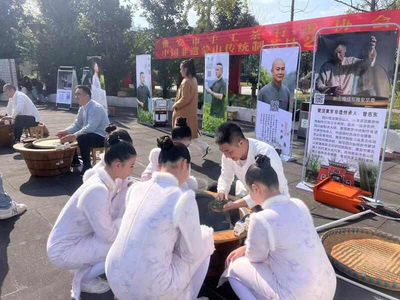 蒙顶黄芽非传统制作技艺传承人曾志东与优秀弟子受邀出席茶文化传承进校园活动 brand_alt_mark