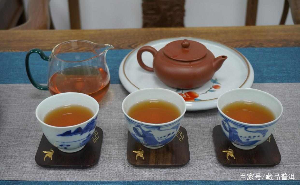 普洱茶冲泡技巧：选择茶具、水温控制与醒茶方法全解析