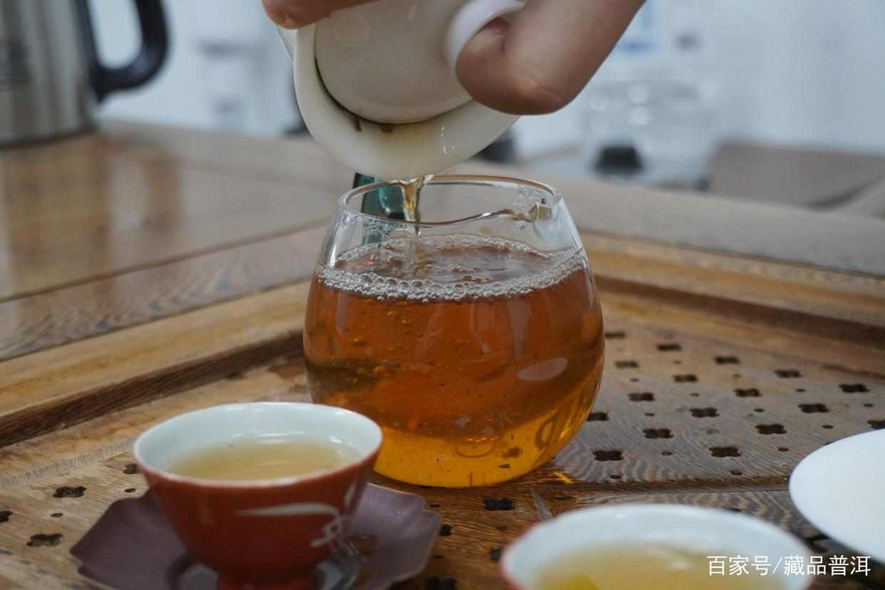普洱茶盖碗选择指南：薄胎 vs 厚壁，如何挑选合适尺寸？