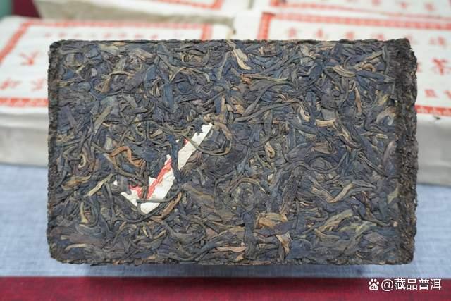 华联青砖怎么样？揭秘华联砖诞生史！2004年野生华联茶砖开汤品鉴