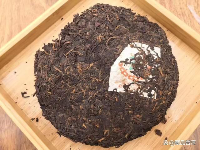 94事业熟饼：经典熟茶代表，品质卓越品鉴全解析