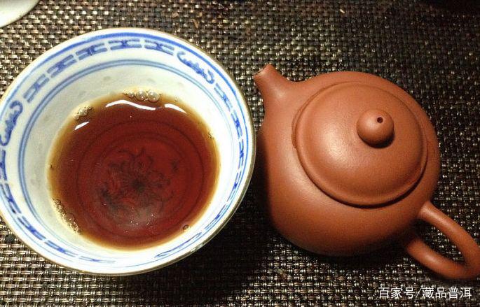 8592紫天熟饼：30年陈化成经典，国营老勐海茶厂的熟茶代表作
