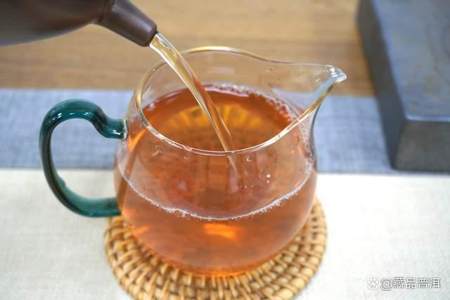 普洱茶基础知识全解析:生茶熟茶区别与正确冲泡方法 普洱茶基础知识全解析:生茶熟茶区别与正确冲泡方法