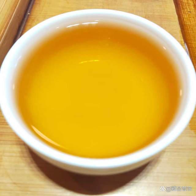 八角亭0432青饼深度解析：2004年首批茶品特点与收藏价值