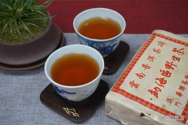 2004年澳门华联青砖普洱茶深度解析,中老期茶明星产品揭秘 2004年澳门华联青砖普洱茶深度解析,中老期茶明星产品揭秘