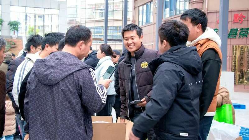 中国早茶交易中心火热开市 茶农茶商齐聚抢收新茶 brand_alt_mark