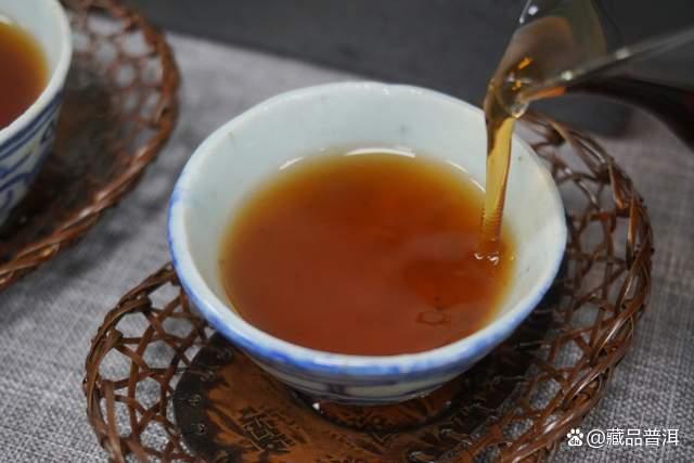 普洱熟茶冲泡全攻略，告别酱油汤学会正确泡茶方法