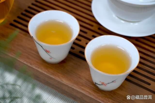 普洱茶冲泡茶具选择指南：盖碗与紫砂壶优缺点对比