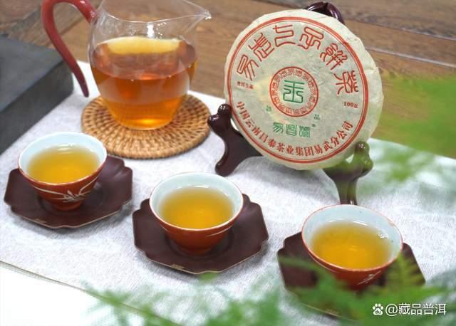 普洱茶冲泡茶具选择指南：盖碗与紫砂壶优缺点对比