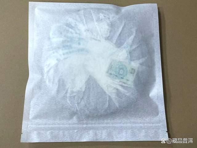 普洱茶存储容器选择技巧,告别塑料袋存茶误区 普洱茶存储容器选择技巧,告别塑料袋存茶误区