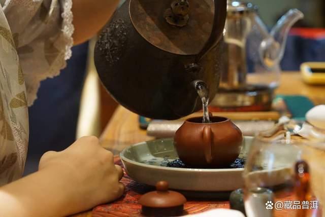 普洱茶泡法技巧详解:掌握7比3投茶比例冲泡要点 普洱茶泡法技巧详解:掌握7比3投茶比例冲泡要点