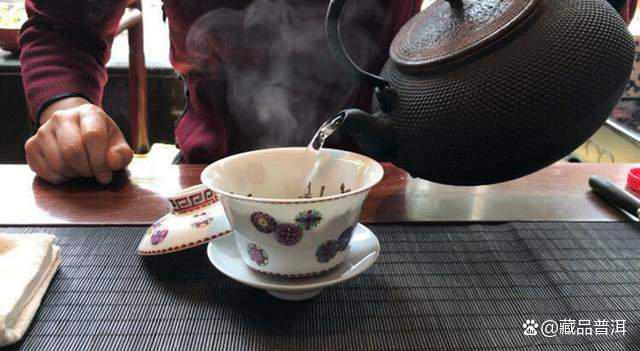 普洱茶冲泡技巧：4招提升茶叶香气的实用方法