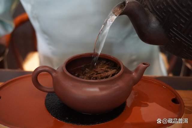 普洱茶冲泡技巧：4招提升茶叶香气的实用方法