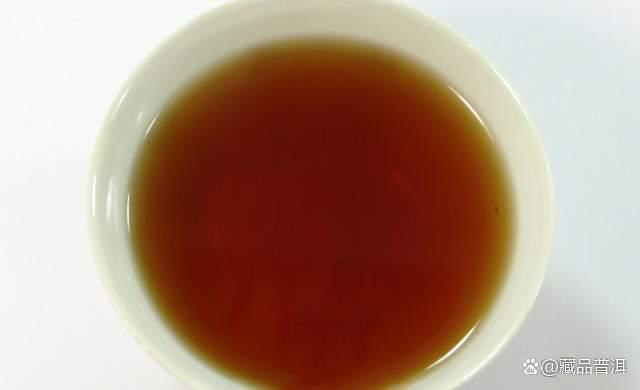 70年代绿字黄印普洱茶品鉴体验 陈年樟香韵味十足
