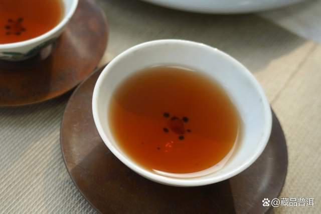 大益1801早春乔木熟饼深度评测:经典复刻高端熟茶品鉴 大益1801早春乔木熟饼深度评测:经典复刻高端熟茶品鉴