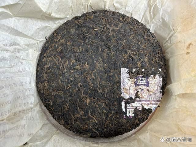 大益金针白莲与7572熟茶对比分析 两者特点差异详解