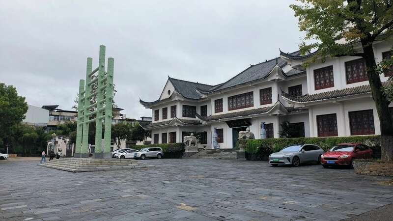 中茶号级红标古树版首发 瓷茶文化交融开启新年新篇章 brand_alt_mark