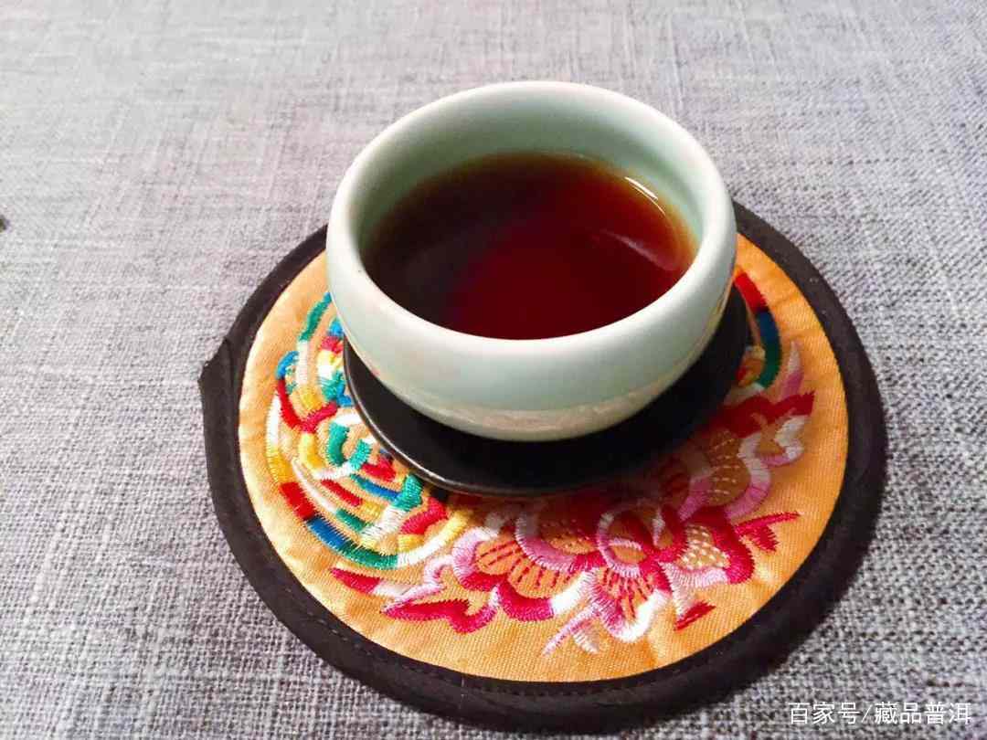 宋聘号百年古董茶魅力解析，易武正山古树春茶的传世传奇