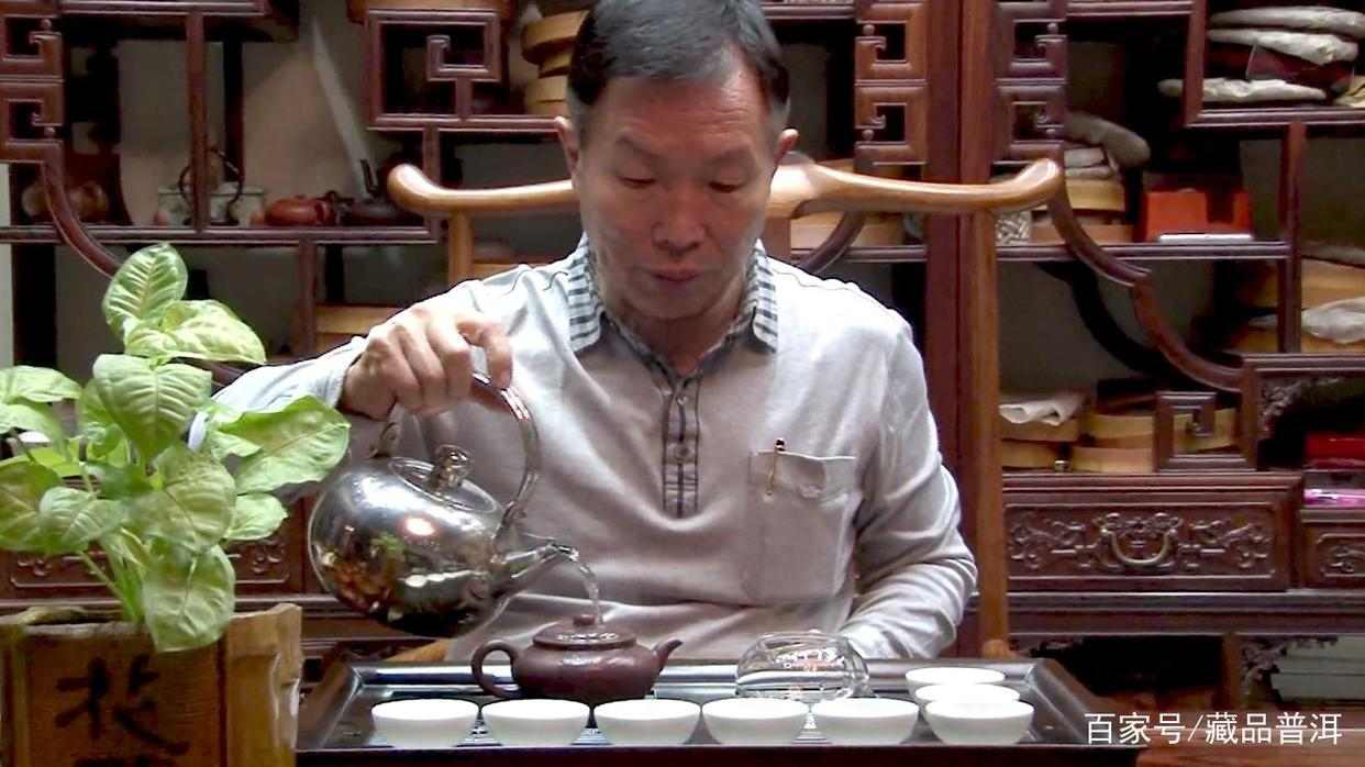 宋聘号百年古董茶魅力解析，易武正山古树春茶的传世传奇