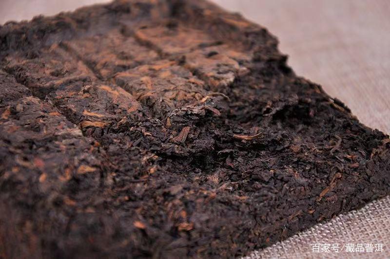 92方砖与96方砖区别详解，教你快速辨别两款经典普洱茶