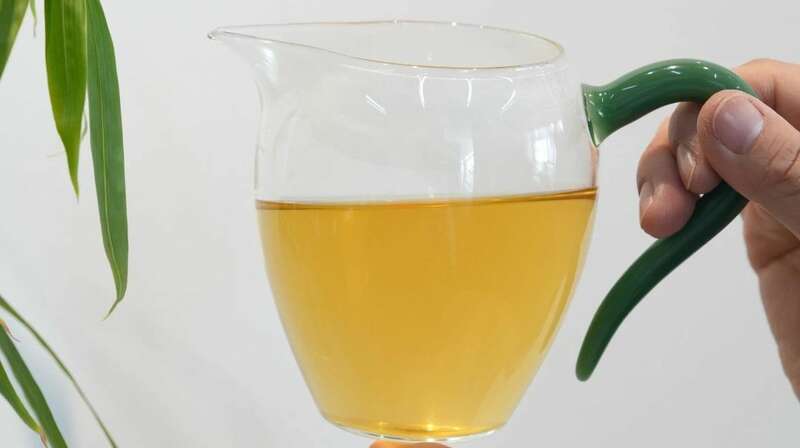 万市长虹陈料饼茶与古树饼茶品鉴体验,勐宋版纳茶区原料工艺解析 brand_alt_mark