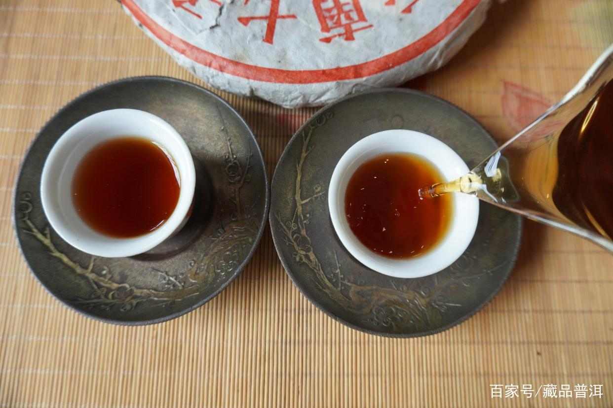 2001年中茶简体云普洱茶真假辨别攻略,老茶鉴别要点全解析 2001年中茶简体云普洱茶真假辨别攻略,老茶鉴别要点全解析