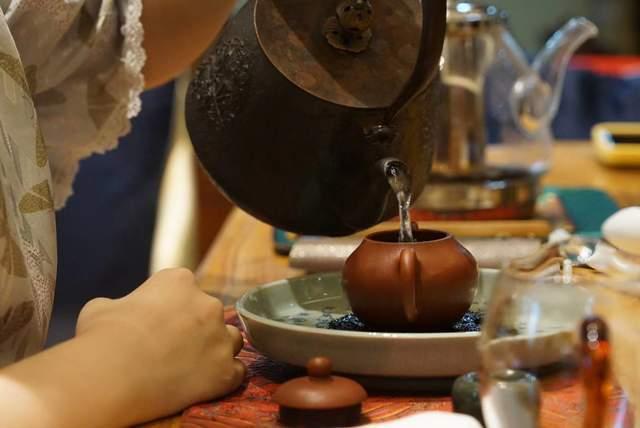 普洱茶冲泡技巧：掌握这些细节，在家也能泡出茶馆味道