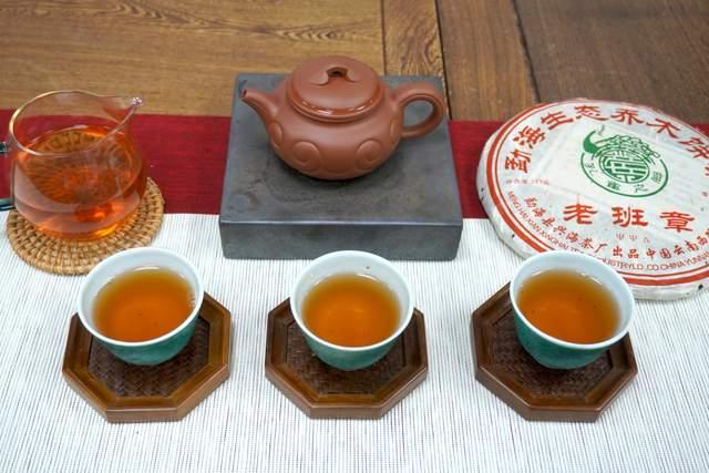 揭秘行家都在用的普洱试茶法，试茶和品茶有什么区别？