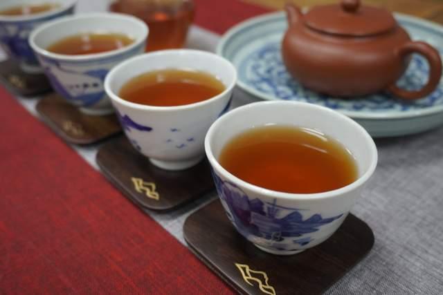 普洱茶圈最大痛点：普洱茶越贵越好吗？看完心疼冤枉钱！