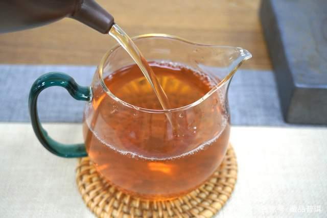 福今普洱茶多少钱？2010年尊享青饼属于什么等级？详细解析来了