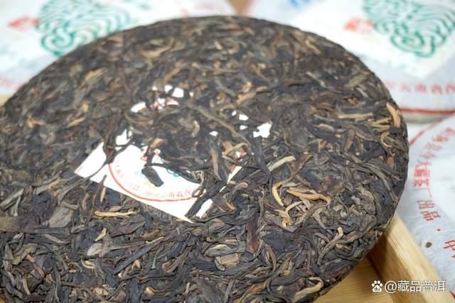 今大福2012年特优青饼品鉴评测 勐海春茶料压制十年陈化甘美醇和