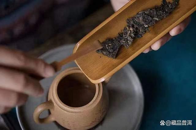 普洱茶怎么撬？撬茶产生的碎茶怎么办？老茶客分享多年的撬茶经验
