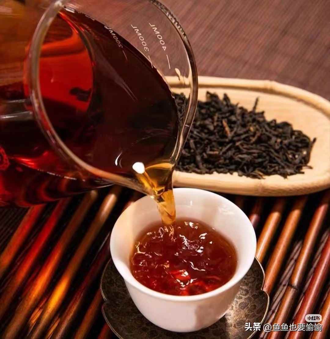 六堡茶与普洱茶的陈化潜力及工艺差异解析 六堡茶与普洱茶的陈化潜力及工艺差异解析