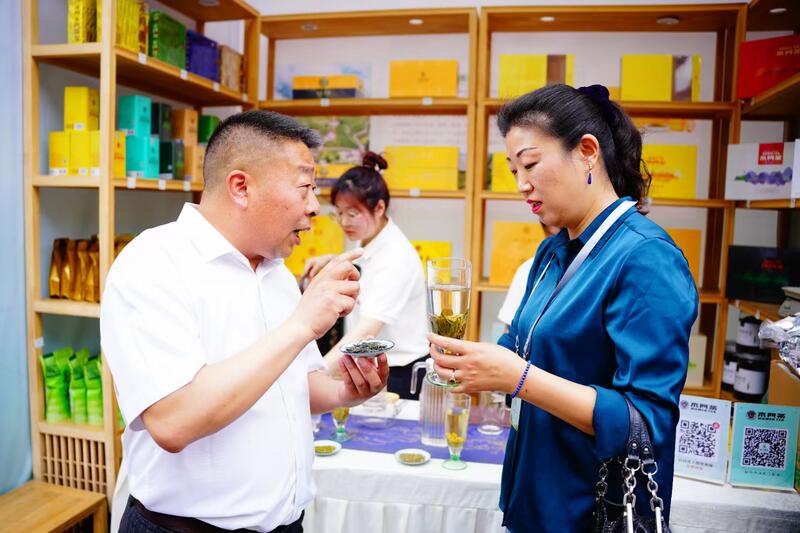 旺苍黄茶产业新机遇 共建国际平台促发展 千亿茶单启航!广元旺苍茶叶再吸金,交易双IP联动,聚势共赢