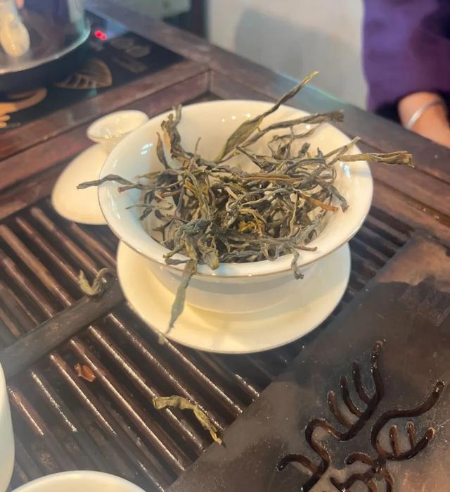 普洱茶价格差异解析:品质与原料决定价值 普洱茶价格差异解析:品质与原料决定价值