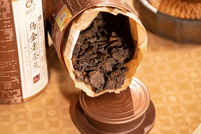 六堡老茶头与普洱风味差异探析 润元昌六堡老茶头新品上市:谷物糖甜香,绵绸米浆感,体感舒适畅轻