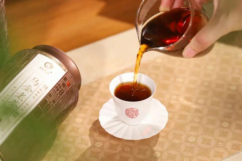 六堡老茶头与普洱风味差异探析 润元昌六堡老茶头新品上市:谷物糖甜香,绵绸米浆感,体感舒适畅轻