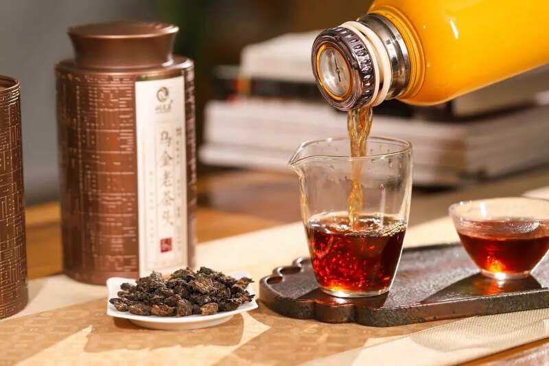 六堡老茶头与普洱风味差异探析 润元昌六堡老茶头新品上市:谷物糖甜香,绵绸米浆感,体感舒适畅轻