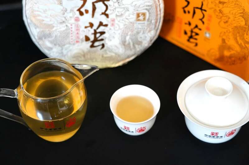 破茧成蝶的普洱生茶,匠心传承彰显自然力量 八角亭破茧 九年经典延续,破茧成茗