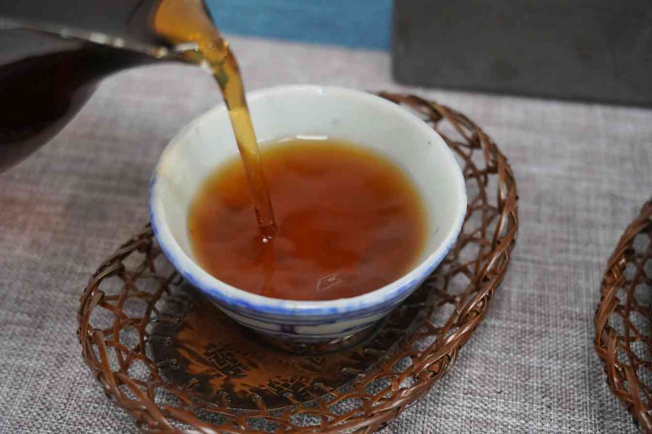 普洱熟茶选购四要点：发酵工艺、仓储、汤色与叶底