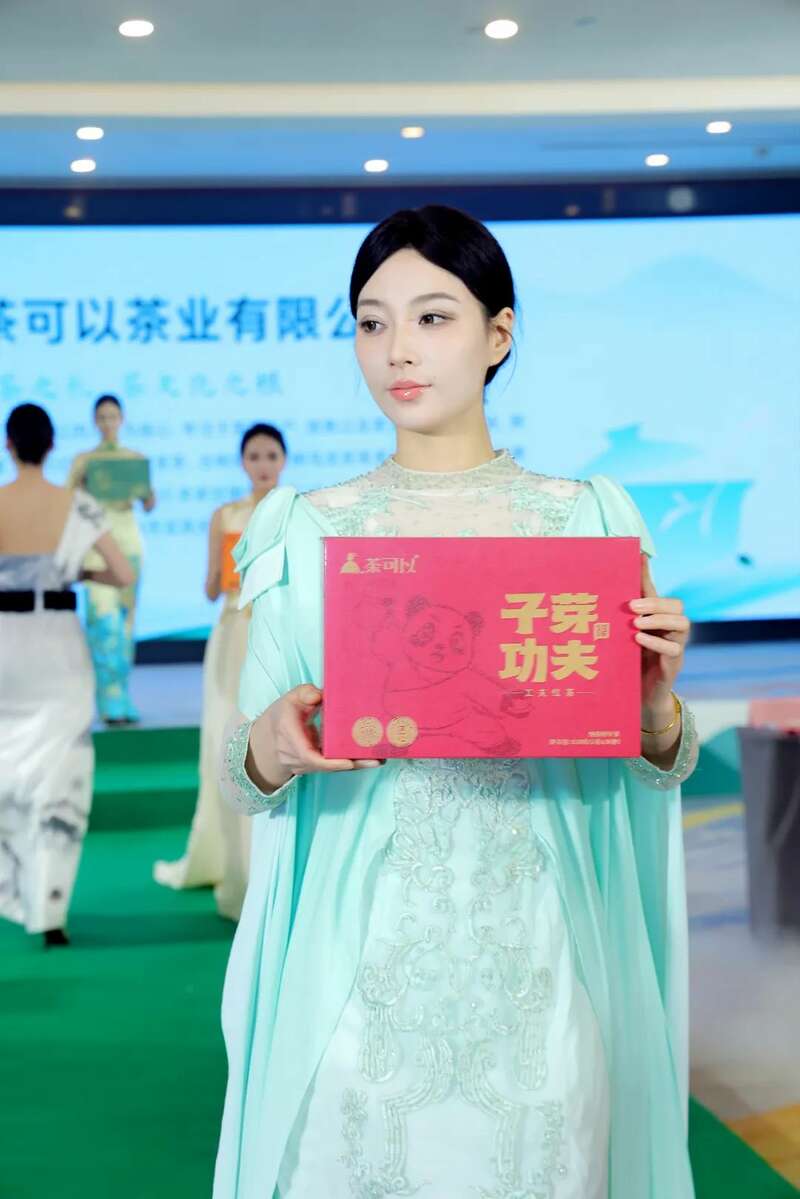 2025早春茶产业盛典震撼蓉城 纳溪特早茶开启品牌价值新高度 全国客商云集成都,共品中国春天的第一杯茶:纳溪特早茶