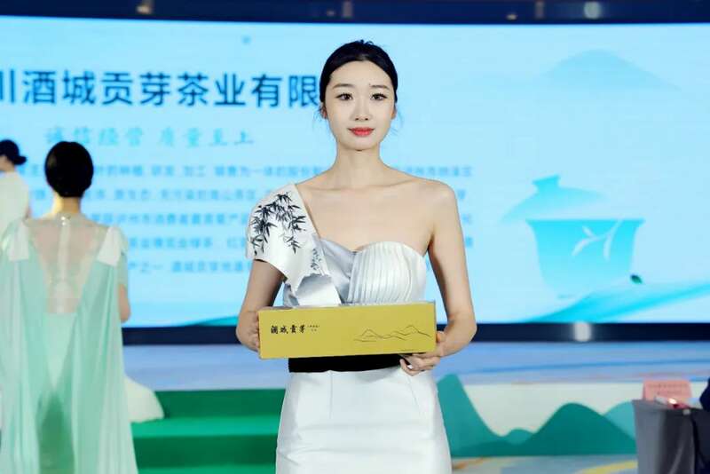 2025早春茶产业盛典震撼蓉城 纳溪特早茶开启品牌价值新高度 全国客商云集成都,共品中国春天的第一杯茶:纳溪特早茶