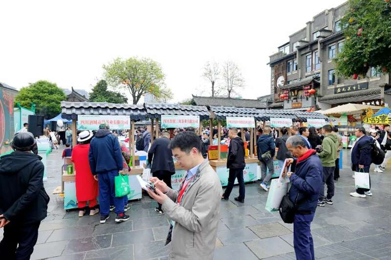 2025早春茶产业盛典震撼蓉城 纳溪特早茶开启品牌价值新高度 全国客商云集成都,共品中国春天的第一杯茶:纳溪特早茶
