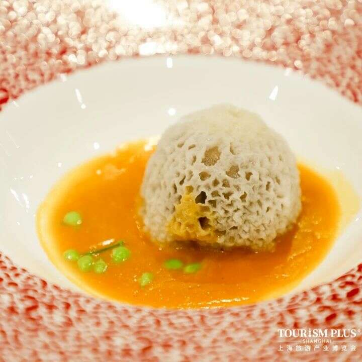 非遗茶品与中餐创新交融的文化盛宴 中茶云南携德昂酸茶亮相第四届 “寻” 中国传承与创新中餐厨艺挑战赛
