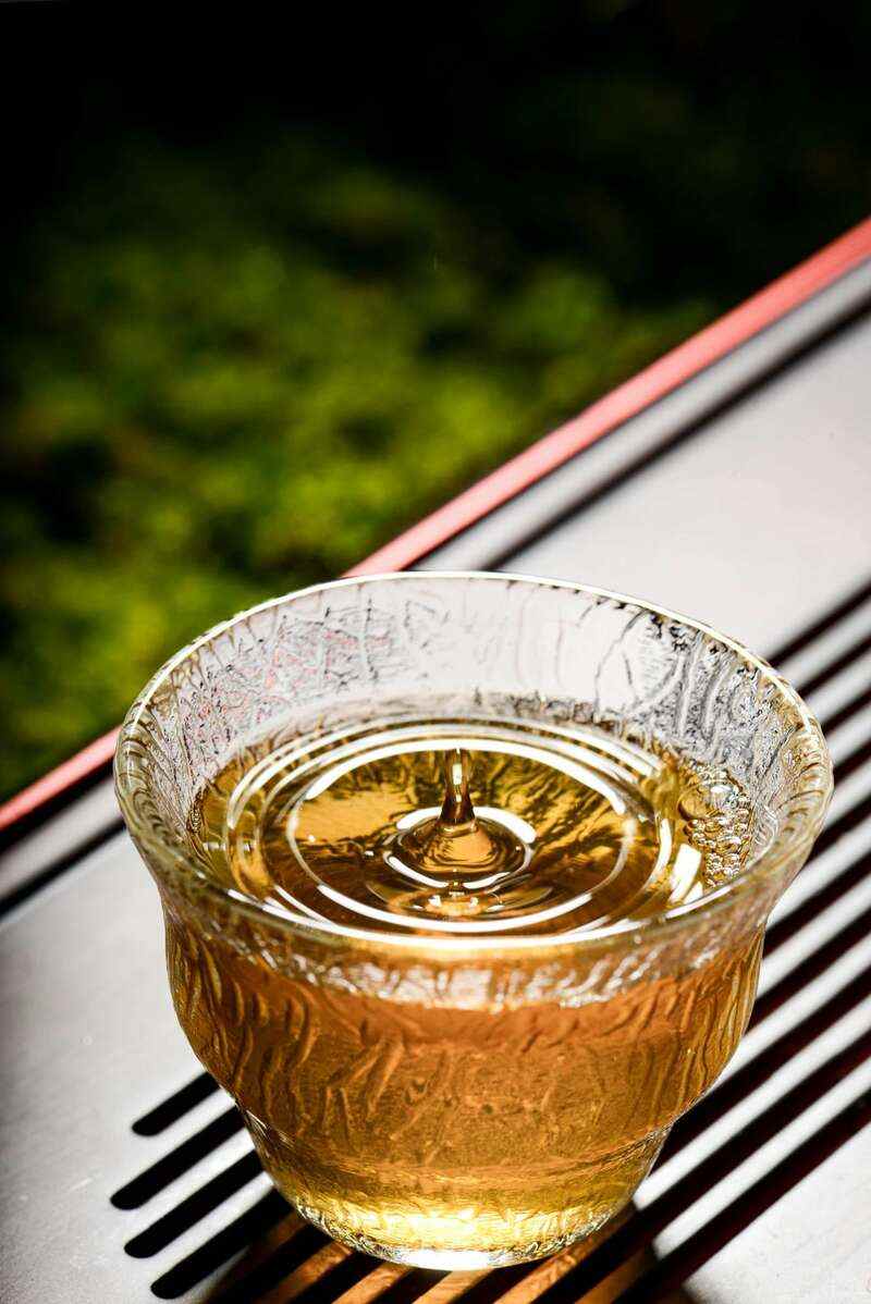 景迈山古茶林兰香蜜韵陈化轨迹解析 澜沧古茶景迈山的春天,该是001味的
