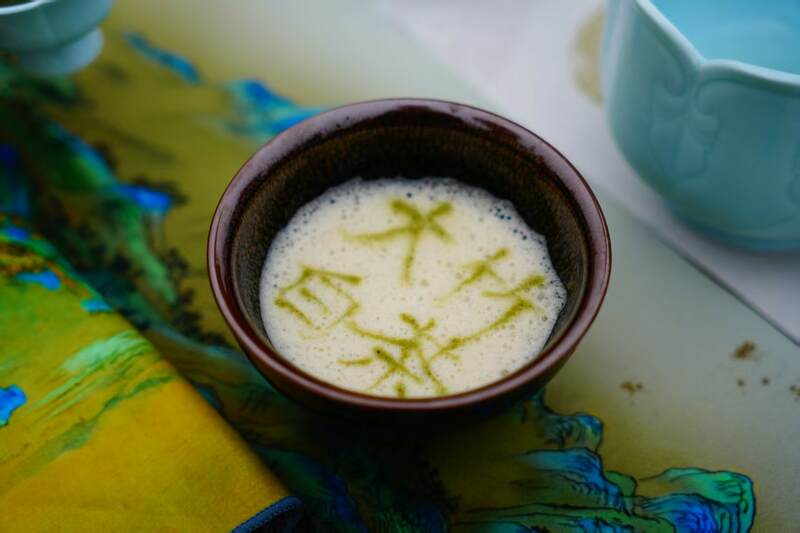 大竹县喊山开茶节迎春启幕 传统茶文化焕新活力 声穿云海,唤醒茶山:2023第三届“巴山青”茶文化节暨第九届“大竹白茶”喊山开茶节启幕