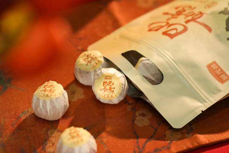 小红柑普茶新宠:温和养人,风味独特,稀有优势引热议 新品类小红柑上新:10龄老树柑,4年陈化,浓郁香甜,便享舒适