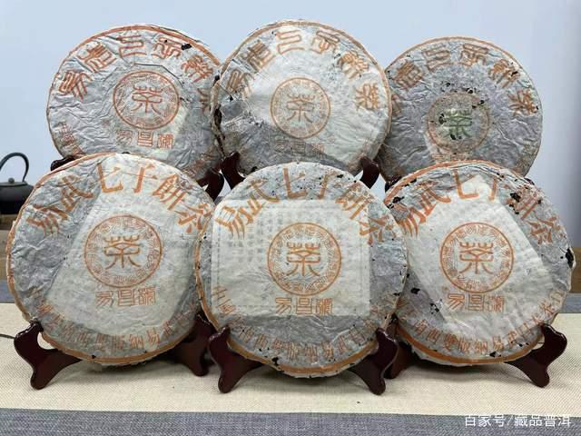 普洱老茶冲泡技巧：温醒与器皿选择全解析