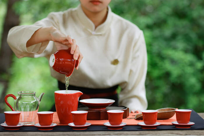 武夷岩茶传统工艺科学化传承与未来四轮驱动路径 专家专访刘国英:以传承为本、技艺为脉,构建武夷岩茶的“真、变、道”产业新格局