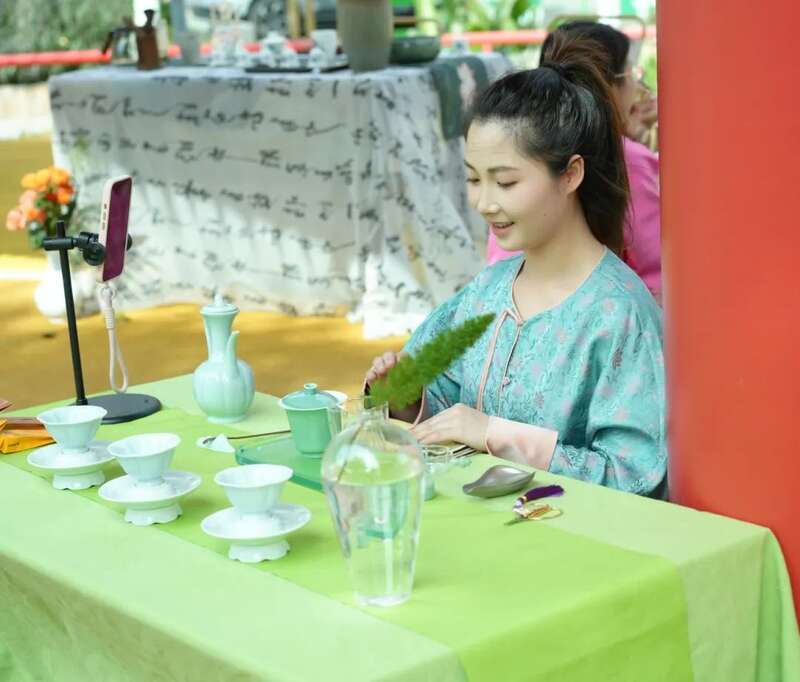蒙顶茶会融合非遗雅集 中西文化交汇体验 跟着赛事品名茶:以茶会友,以赛传情!!(3)